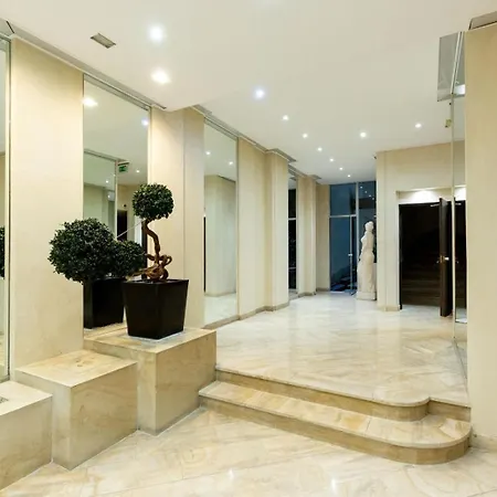 Arc De Triomphe View - Sleeps 7 - Elegant 1br - Terrace * Parigi