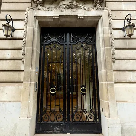 Lägenhet Arc De Triomphe View - Sleeps 7 - Elegant 1br - Terrace