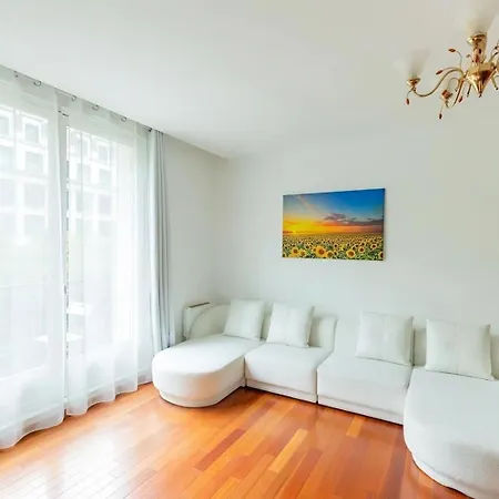 Lägenhet Arc De Triomphe View - Sleeps 7 - Elegant 1br - Terrace