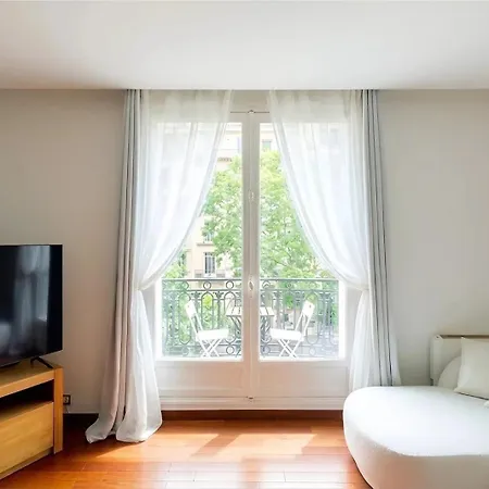 Lägenhet Arc De Triomphe View - Sleeps 7 - Elegant 1br - Terrace