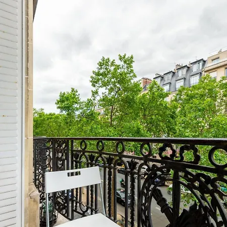 Arc De Triomphe View - Sleeps 7 - Elegant 1br - Terrace * Parigi