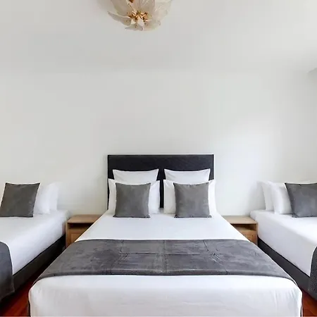 Arc De Triomphe View - Sleeps 7 - Elegant 1br - Terrace Lägenhet