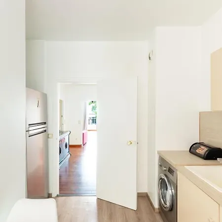 Arc De Triomphe View - Sleeps 7 - Elegant 1br - Terrace Paris