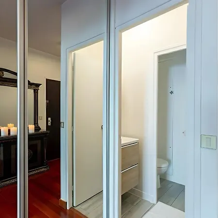 Arc De Triomphe View - Sleeps 7 - Elegant 1Br - Terrace